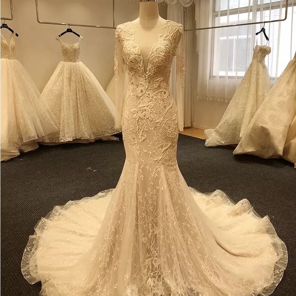 Mermaid wedding dress - Picture 2 of 7